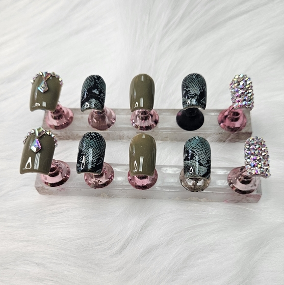 Acrylic press on nails - Picture 4 of 5